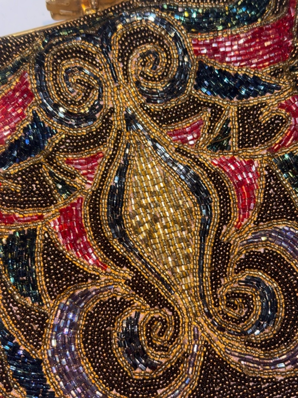 vintage La Regale multi-color beaded handbag,
50’s 60’s metal chain - Picture 11 of 12